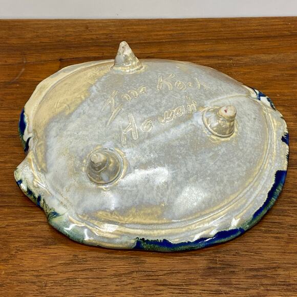 Ina Koch Hawaii Signed Art Pottery Ceramic Footed Dish Humpback Whale Design - Picture 8 of 10